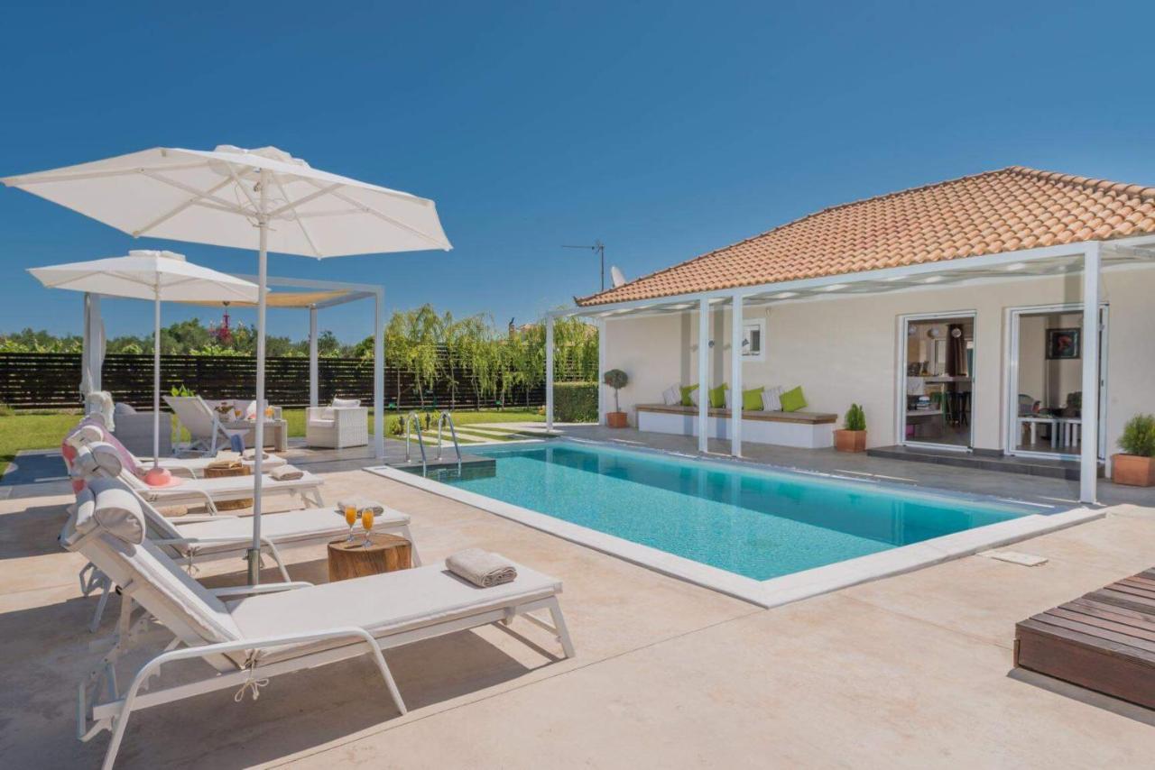 Madini Luxury Villa With Private Heated Pool Vanato Exterior photo